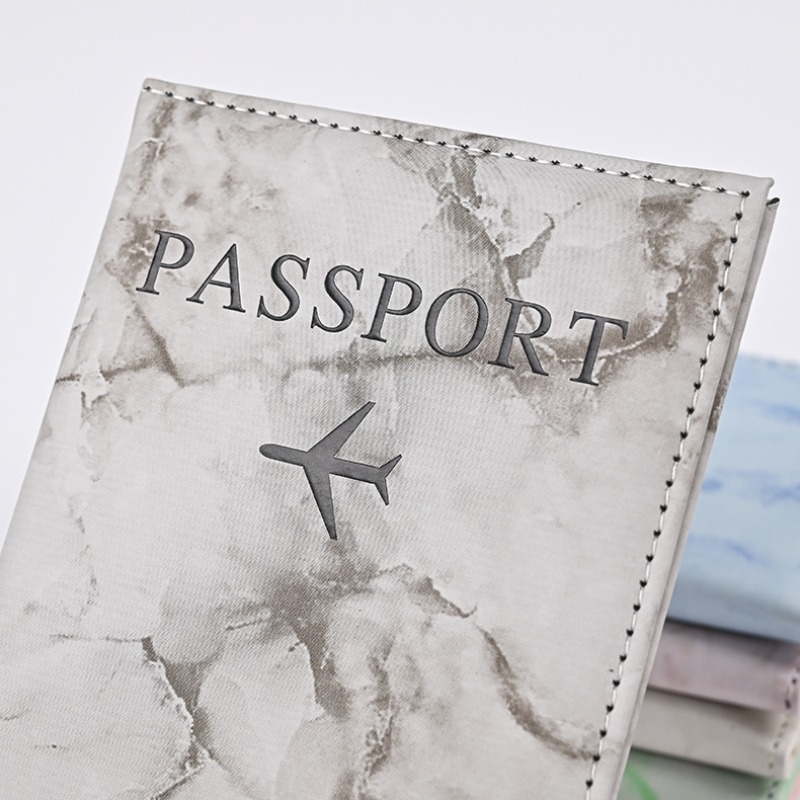 Copertine per passaporto The P - Index Card Holder recensione e prezzo